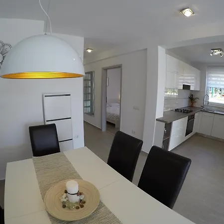 Luna Apartment Porec Esterno foto